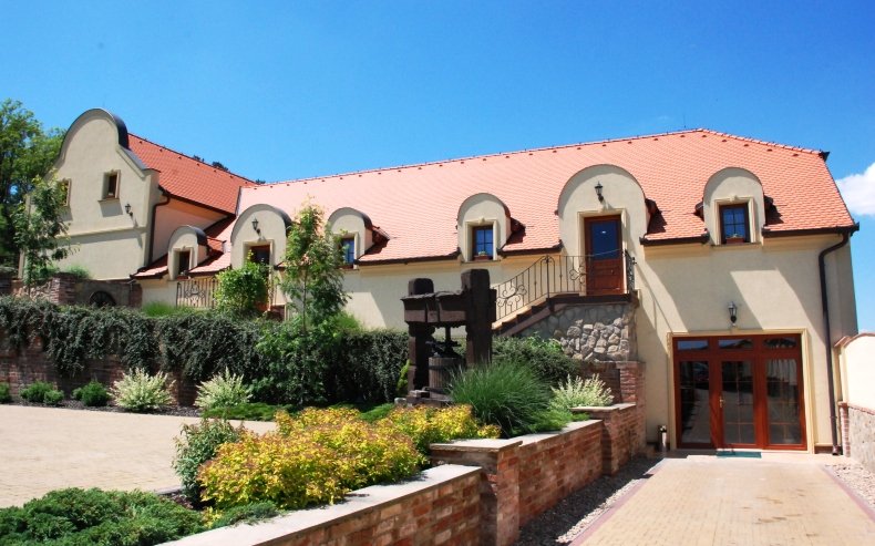 Vinařství U Kapličky - restaurace