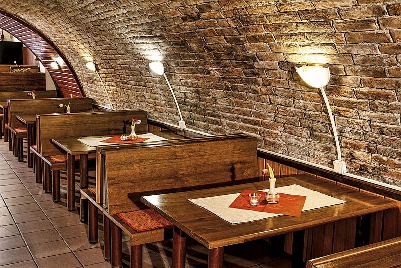 Vinárna a restaurace "U Langrů"