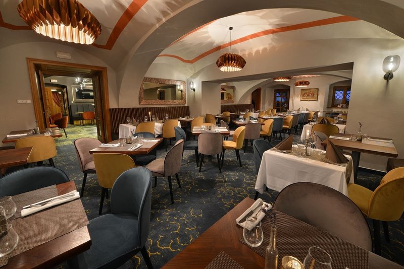 Maxmilian Lifestyle Resort