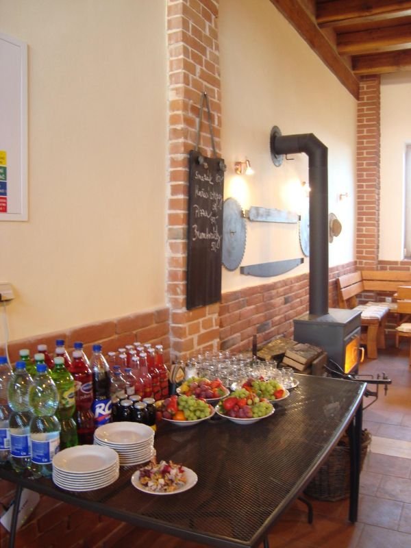 Cyklobar a penzion 100dola - restaurace