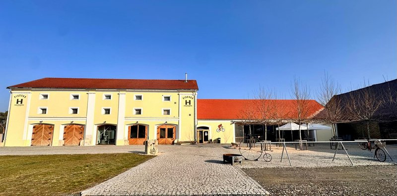 Kavárna a pivovar Holanďan