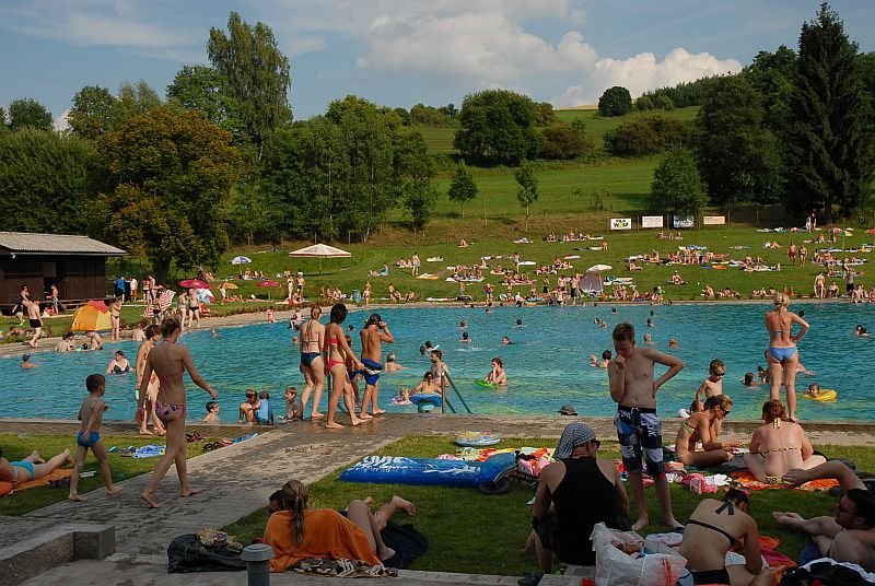 Koupaliště a kemp Pecka